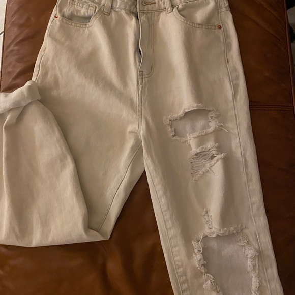 Pretty little thing white ripped mom jeans - Picture 4 of 6